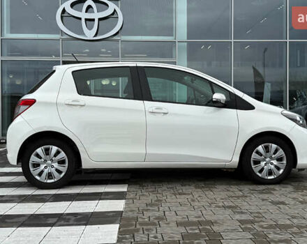 Белый Тойота Ярис, объемом двигателя 1.3 л и пробегом 69 тыс. км за 9600 $, фото 16 на Automoto.ua