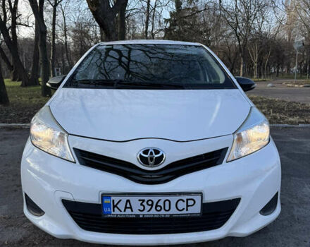Белый Тойота Ярис, объемом двигателя 1 л и пробегом 249 тыс. км за 5600 $, фото 6 на Automoto.ua