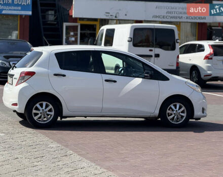 Білий Тойота Яріс, об'ємом двигуна 1 л та пробігом 163 тис. км за 6900 $, фото 3 на Automoto.ua
