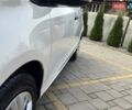 Белый Тойота Ярис, объемом двигателя 1 л и пробегом 158 тыс. км за 5850 $, фото 38 на Automoto.ua