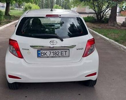 Білий Тойота Яріс, об'ємом двигуна 1.36 л та пробігом 191 тис. км за 7500 $, фото 9 на Automoto.ua