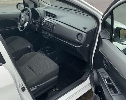 Білий Тойота Яріс, об'ємом двигуна 1 л та пробігом 102 тис. км за 7200 $, фото 1 на Automoto.ua