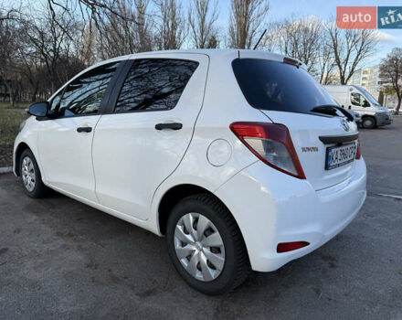Белый Тойота Ярис, объемом двигателя 1 л и пробегом 249 тыс. км за 5600 $, фото 12 на Automoto.ua
