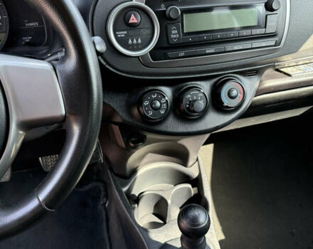 Білий Тойота Яріс, об'ємом двигуна 1 л та пробігом 163 тис. км за 6900 $, фото 19 на Automoto.ua