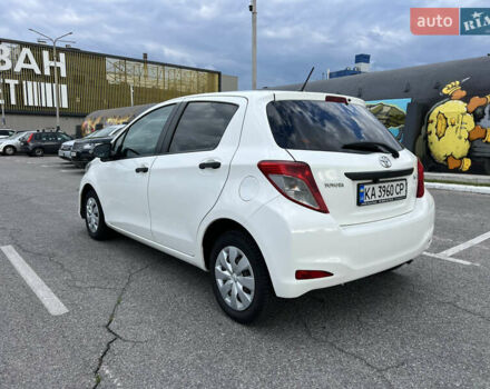Белый Тойота Ярис, объемом двигателя 1 л и пробегом 249 тыс. км за 6500 $, фото 7 на Automoto.ua