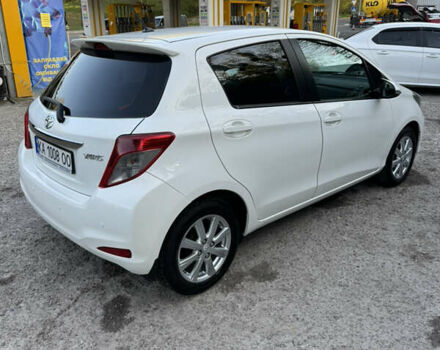 Тойота Ярис 2012 в Киеве на Automoto.ua Белый Тойота Ярис, объемом двигателя 1.3 л и пробегом 96 тыс. км за 11000 $, фото 6 на Automoto.ua