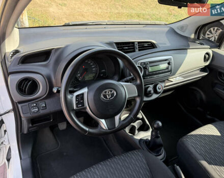 Білий Тойота Яріс, об'ємом двигуна 1 л та пробігом 163 тис. км за 6900 $, фото 16 на Automoto.ua