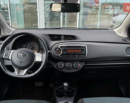 Белый Тойота Ярис, объемом двигателя 1.3 л и пробегом 69 тыс. км за 9600 $, фото 7 на Automoto.ua