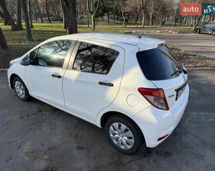Белый Тойота Ярис, объемом двигателя 1 л и пробегом 249 тыс. км за 5600 $, фото 10 на Automoto.ua