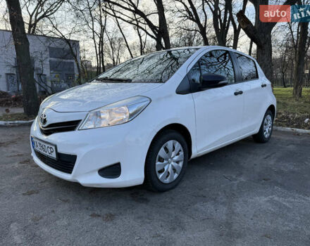 Белый Тойота Ярис, объемом двигателя 1 л и пробегом 249 тыс. км за 5600 $, фото 1 на Automoto.ua