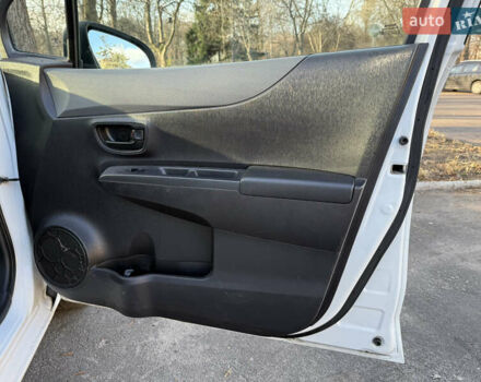 Белый Тойота Ярис, объемом двигателя 1 л и пробегом 249 тыс. км за 5600 $, фото 23 на Automoto.ua