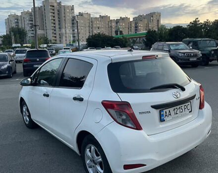 Білий Тойота Яріс, об'ємом двигуна 1 л та пробігом 189 тис. км за 5800 $, фото 2 на Automoto.ua