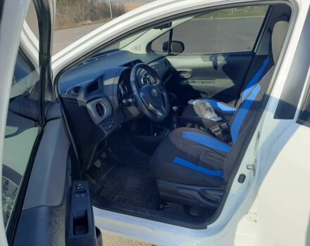 Білий Тойота Яріс, об'ємом двигуна 1.4 л та пробігом 48 тис. км за 8000 $, фото 5 на Automoto.ua