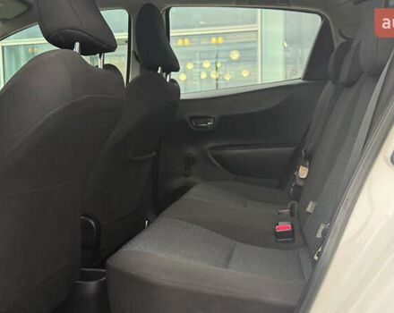 Белый Тойота Ярис, объемом двигателя 1.3 л и пробегом 69 тыс. км за 9600 $, фото 10 на Automoto.ua