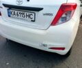Белый Тойота Ярис, объемом двигателя 1 л и пробегом 198 тыс. км за 4500 $, фото 1 на Automoto.ua
