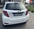 Белый Тойота Ярис, объемом двигателя 1 л и пробегом 158 тыс. км за 5850 $, фото 6 на Automoto.ua