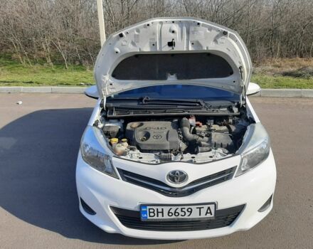 Білий Тойота Яріс, об'ємом двигуна 1.4 л та пробігом 48 тис. км за 8000 $, фото 10 на Automoto.ua