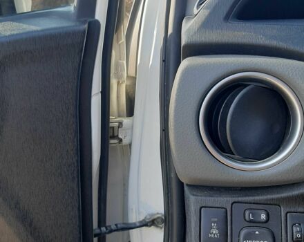 Білий Тойота Яріс, об'ємом двигуна 1.4 л та пробігом 48 тис. км за 8000 $, фото 12 на Automoto.ua