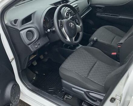 Білий Тойота Яріс, об'ємом двигуна 1 л та пробігом 102 тис. км за 7200 $, фото 2 на Automoto.ua