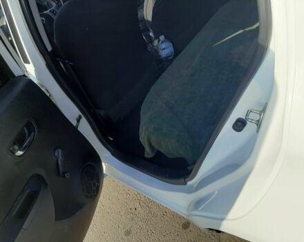 Білий Тойота Яріс, об'ємом двигуна 1.4 л та пробігом 48 тис. км за 8000 $, фото 14 на Automoto.ua