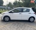 Белый Тойота Ярис, объемом двигателя 1 л и пробегом 158 тыс. км за 5850 $, фото 4 на Automoto.ua