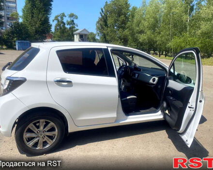 Білий Тойота Яріс, об'ємом двигуна 1.5 л та пробігом 220 тис. км за 9800 $, фото 8 на Automoto.ua