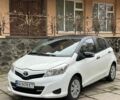 Белый Тойота Ярис, объемом двигателя 1.33 л и пробегом 130 тыс. км за 5950 $, фото 1 на Automoto.ua