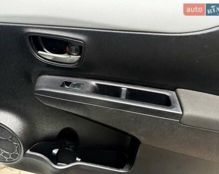 Белый Тойота Ярис, объемом двигателя 1.5 л и пробегом 250 тыс. км за 11900 $, фото 17 на Automoto.ua