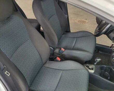 Білий Тойота Яріс, об'ємом двигуна 1.33 л та пробігом 103 тис. км за 8800 $, фото 16 на Automoto.ua
