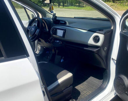 Білий Тойота Яріс, об'ємом двигуна 1.5 л та пробігом 220 тис. км за 9800 $, фото 5 на Automoto.ua