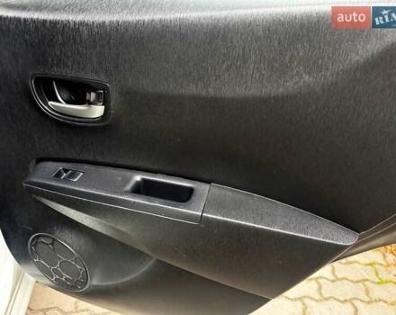 Белый Тойота Ярис, объемом двигателя 1.5 л и пробегом 250 тыс. км за 11900 $, фото 11 на Automoto.ua