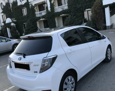Білий Тойота Яріс, об'ємом двигуна 1.5 л та пробігом 110 тис. км за 11000 $, фото 6 на Automoto.ua