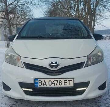 Белый Тойота Ярис, объемом двигателя 1.33 л и пробегом 130 тыс. км за 6700 $, фото 1 на Automoto.ua