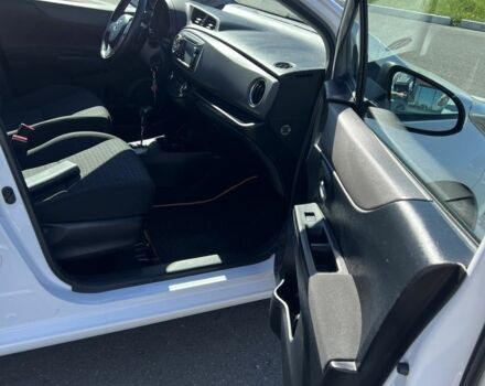 Білий Тойота Яріс, об'ємом двигуна 1.33 л та пробігом 96 тис. км за 11700 $, фото 7 на Automoto.ua