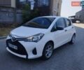 Белый Тойота Ярис, объемом двигателя 1.33 л и пробегом 240 тыс. км за 7500 $, фото 1 на Automoto.ua