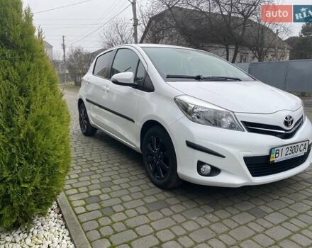 Білий Тойота Яріс, об'ємом двигуна 1.33 л та пробігом 64 тис. км за 13500 $, фото 6 на Automoto.ua