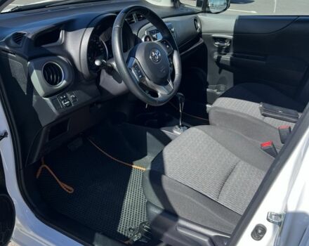 Білий Тойота Яріс, об'ємом двигуна 1.33 л та пробігом 96 тис. км за 11700 $, фото 6 на Automoto.ua