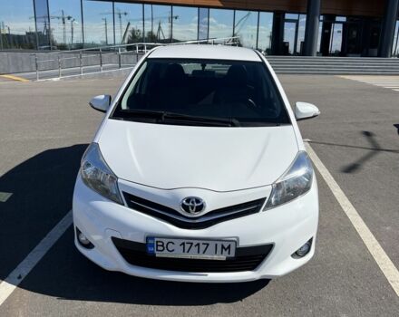 Білий Тойота Яріс, об'ємом двигуна 1.33 л та пробігом 96 тис. км за 11700 $, фото 2 на Automoto.ua