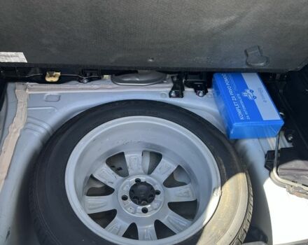 Білий Тойота Яріс, об'ємом двигуна 1.33 л та пробігом 96 тис. км за 11700 $, фото 10 на Automoto.ua