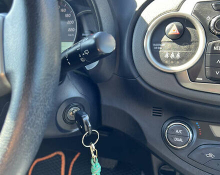 Белый Тойота Ярис, объемом двигателя 1.3 л и пробегом 96 тыс. км за 11700 $, фото 16 на Automoto.ua