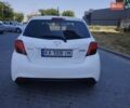 Белый Тойота Ярис, объемом двигателя 1.33 л и пробегом 240 тыс. км за 7500 $, фото 4 на Automoto.ua