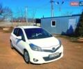 Белый Тойота Ярис, объемом двигателя 1.3 л и пробегом 150 тыс. км за 12500 $, фото 1 на Automoto.ua