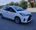 Белый Тойота Ярис, объемом двигателя 1.33 л и пробегом 240 тыс. км за 7500 $, фото 5 на Automoto.ua