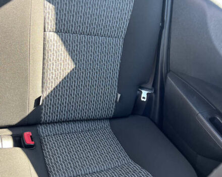 Белый Тойота Ярис, объемом двигателя 1.3 л и пробегом 96 тыс. км за 11700 $, фото 8 на Automoto.ua