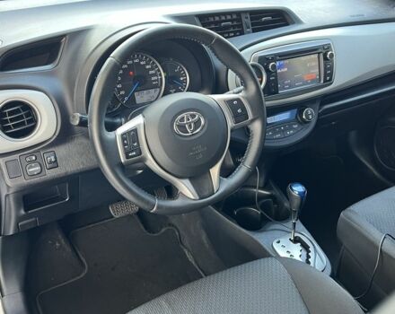 Белый Тойота Ярис, объемом двигателя 1.5 л и пробегом 155 тыс. км за 11700 $, фото 7 на Automoto.ua