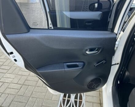 Белый Тойота Ярис, объемом двигателя 1.5 л и пробегом 155 тыс. км за 11700 $, фото 11 на Automoto.ua