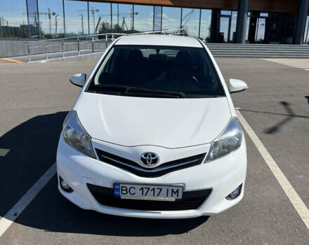 Белый Тойота Ярис, объемом двигателя 1.3 л и пробегом 96 тыс. км за 11700 $, фото 3 на Automoto.ua