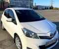 Білий Тойота Яріс, об'ємом двигуна 1.3 л та пробігом 94 тис. км за 10600 $, фото 1 на Automoto.ua