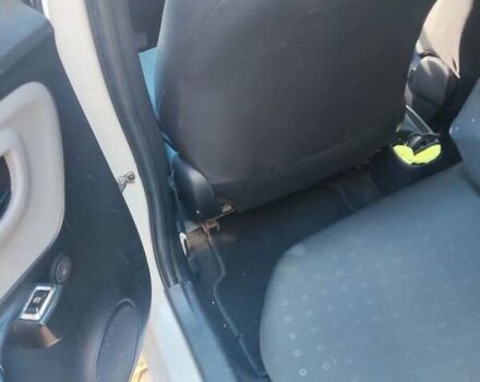 Белый Тойота Ярис, объемом двигателя 1.33 л и пробегом 244 тыс. км за 7000 $, фото 11 на Automoto.ua