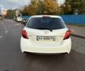 Тойота Ярис 2014 в Киеве на Automoto.ua Белый Тойота Ярис, объемом двигателя 0 л и пробегом 115 тыс. км за 10499 $, фото 13 на Automoto.ua
